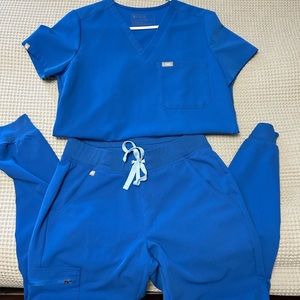 FIGS Jogger set - size small